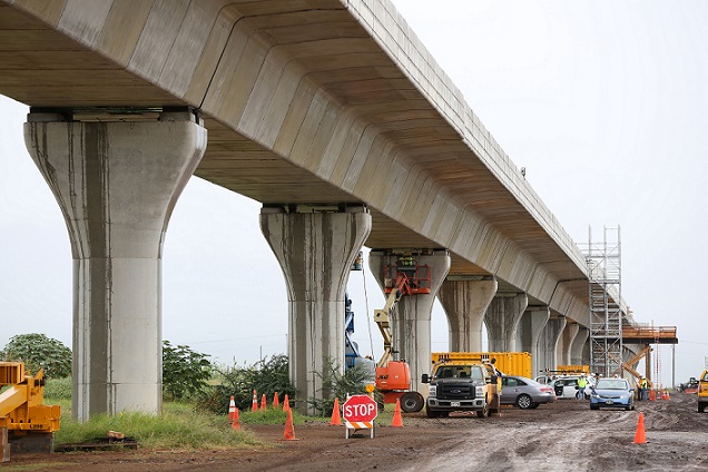 Elevated track near Kapolei built along farm land after over 1 mile of completed yesterday. 3 dec 2014 photograph Cory Lum