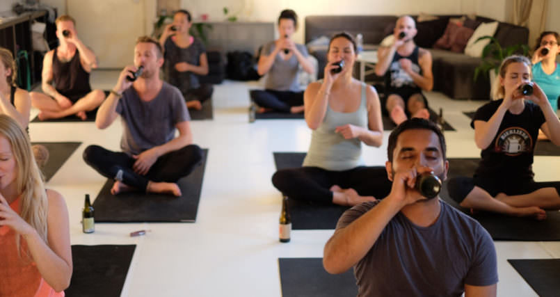 beer-yoga-is-the-weird-exercise-trend-we-could-all-get-into-805x427 (1)