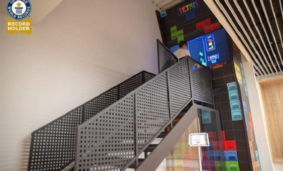 Worlds-largest-arcade-machine-plays-a-giant-version-of-Tetris